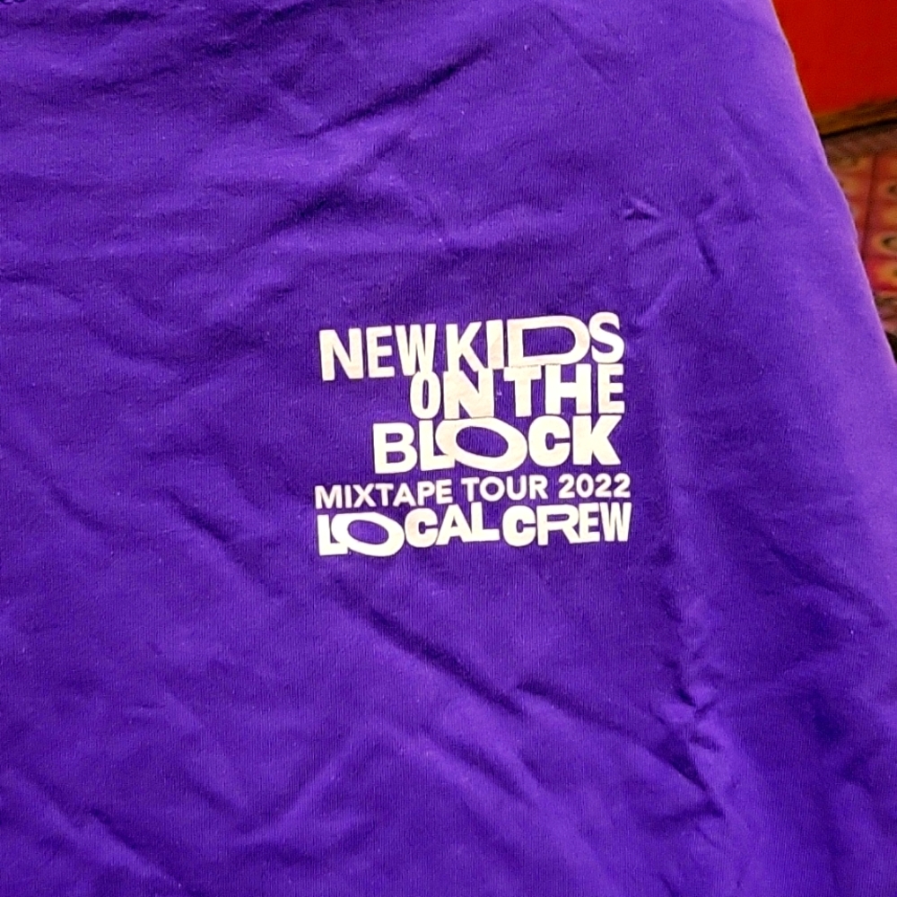 Never worn NEW KIDS ON THE BLOCK rare roadie shirt, 2022 mixtape tour!